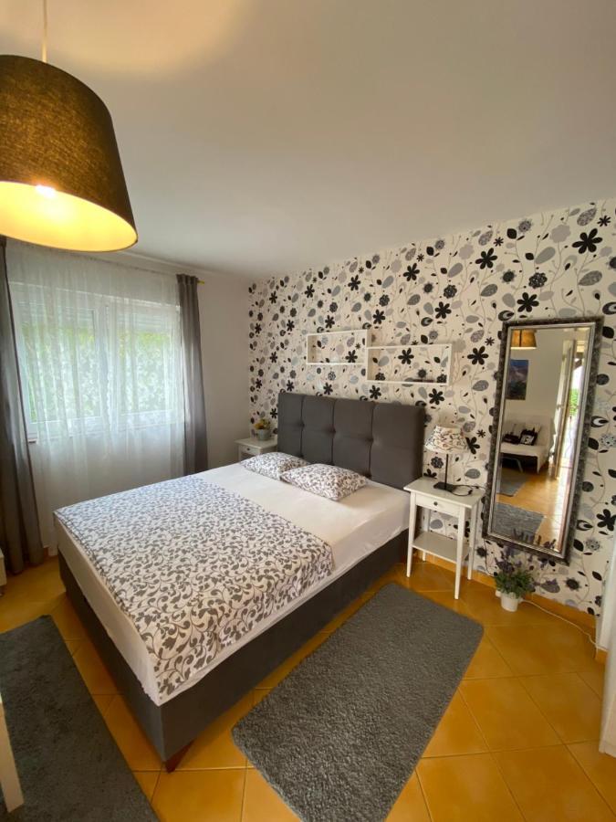 Apartment Lara Rab Town Kültér fotó